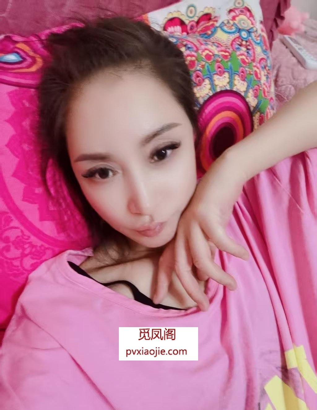 混血奶吸骚女神