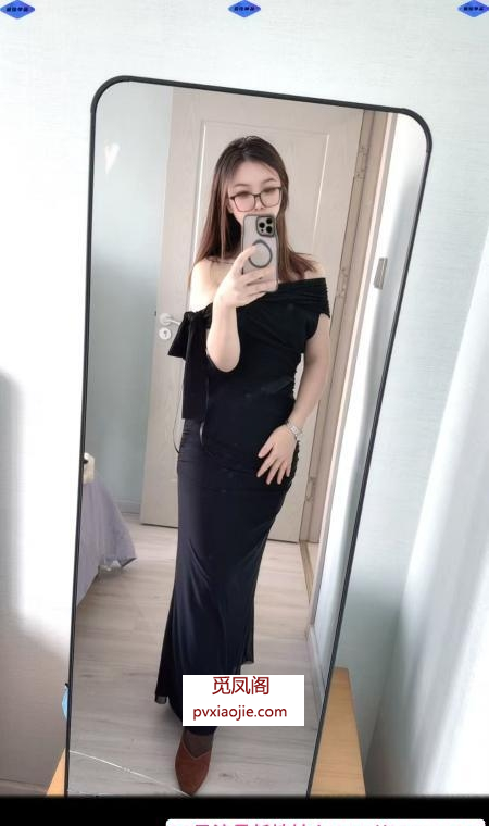 铁西反差眼镜妹