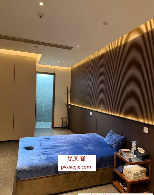 全裸大型T台海选