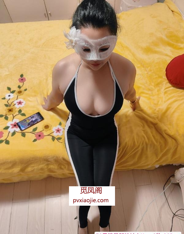 连体裤肉臀少妇