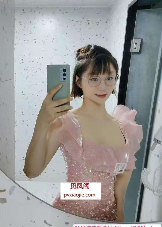 双妃姐妹屁股大会跳舞