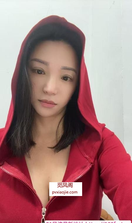 戴眼镜的大奶骚妇